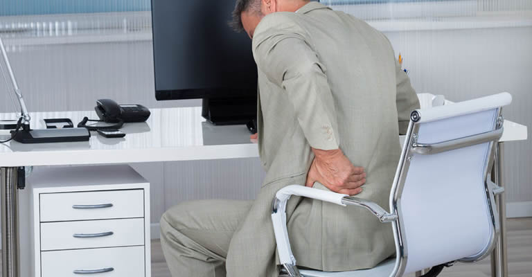 Cum sa iti imbunatatesti postura la birou si sa eviti durerile de spate