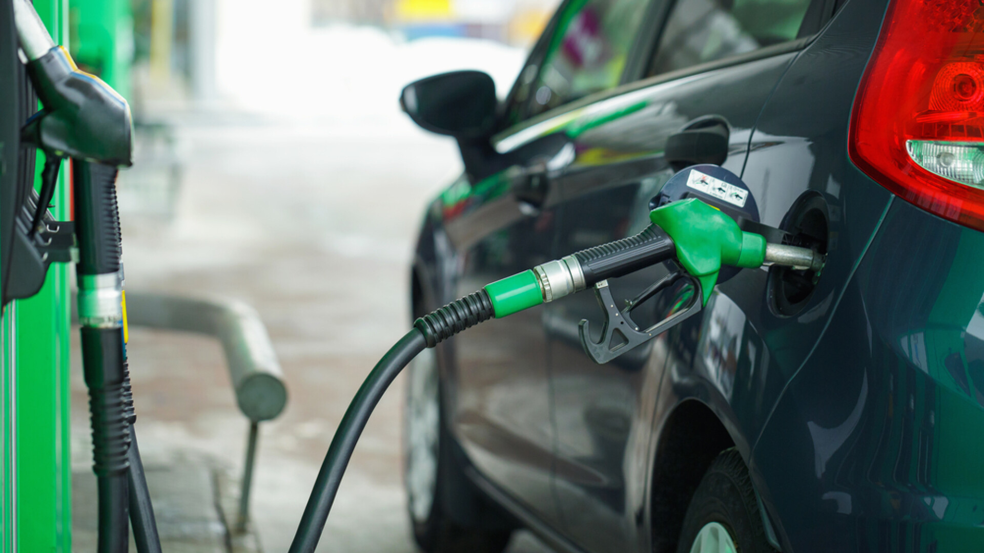 Preturile la carburanti in Romania vs Bulgaria – unde este mai ieftin sa alimentezi in 2025