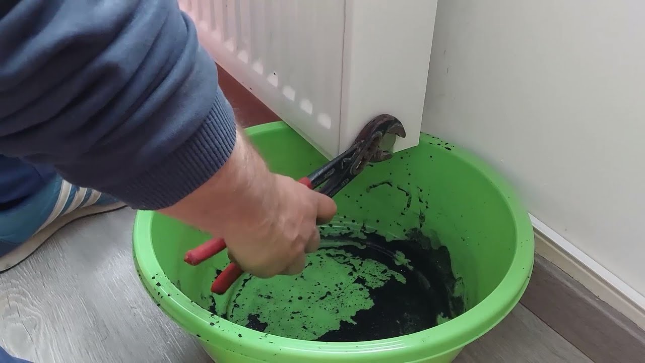 Cum se spala corect caloriferele la interior