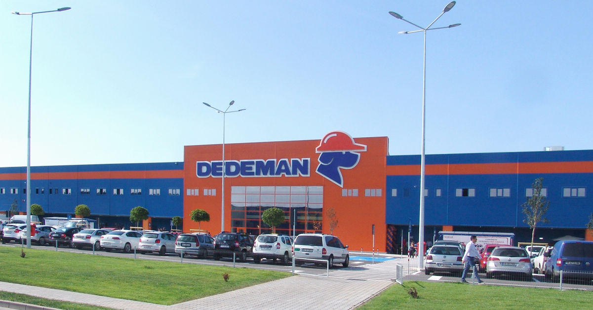 Ar putea Dedeman sa cumpere Carrefour Romania?